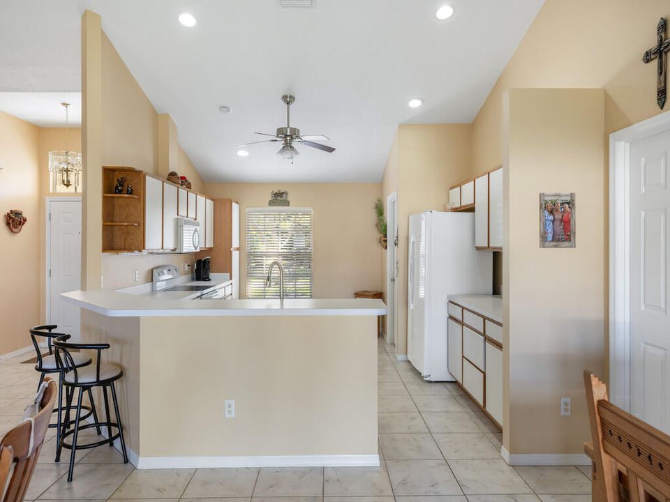 For Sale: $355,000 (3 beds, 2 baths, 1635 Square Feet)