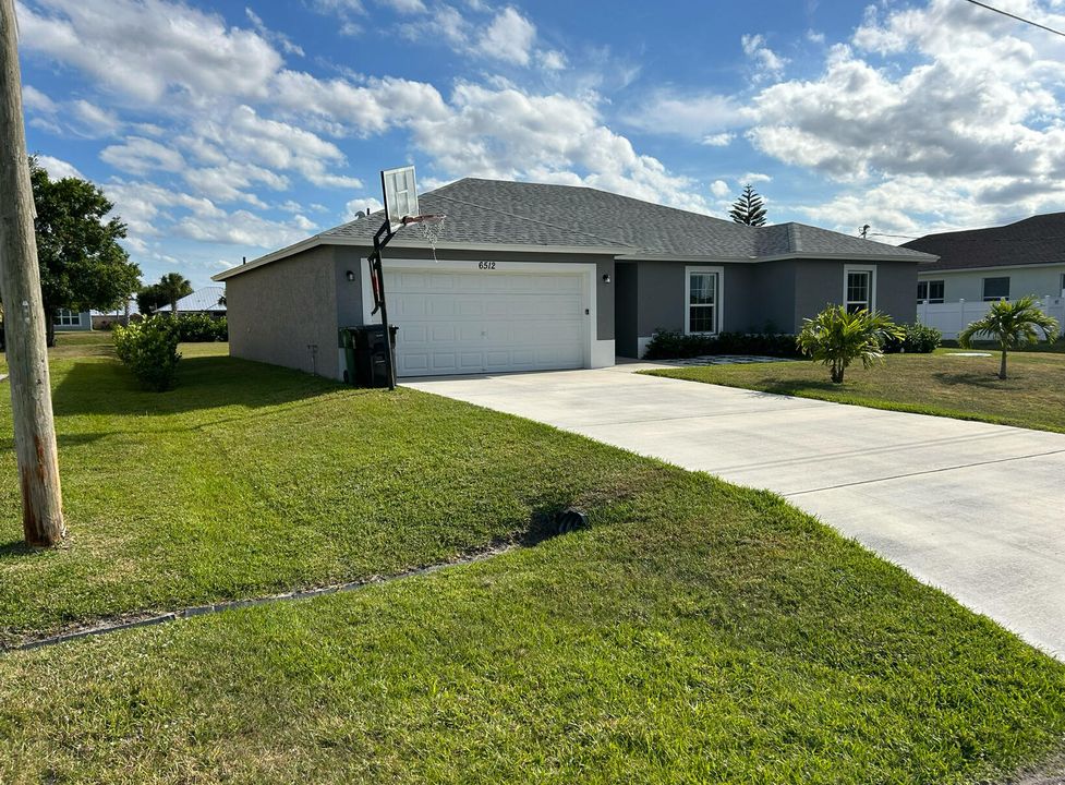 Active With Contract: $400,000 (4 beds, 2 baths, 1806 Square Feet)