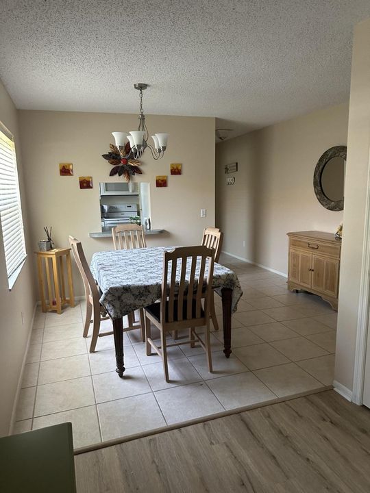 For Sale: $224,995 (2 beds, 2 baths, 1014 Square Feet)