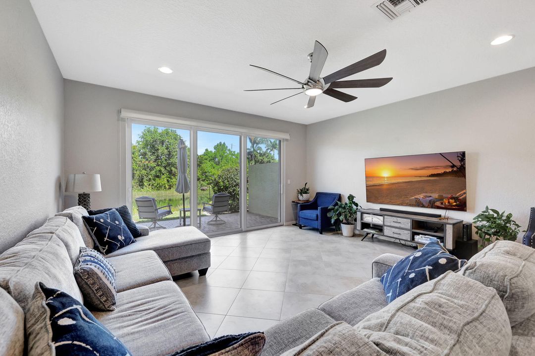 Active With Contract: $405,000 (3 beds, 2 baths, 1708 Square Feet)