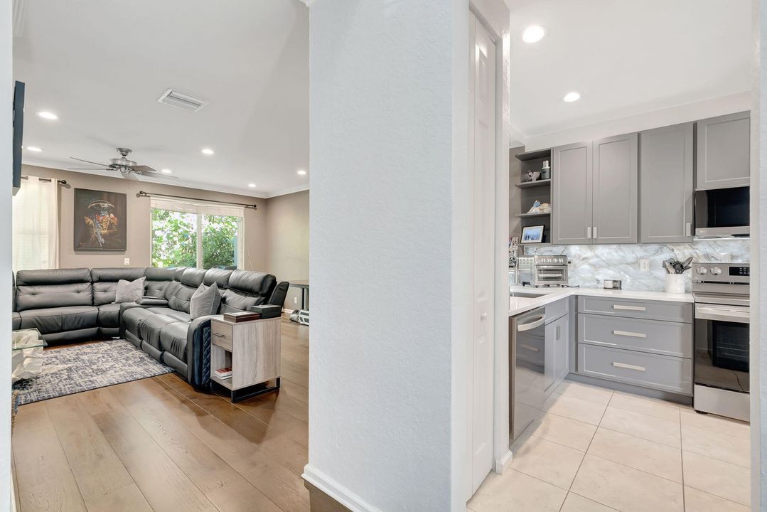 Active With Contract: $3,800 (3 beds, 2 baths, 1749 Square Feet)