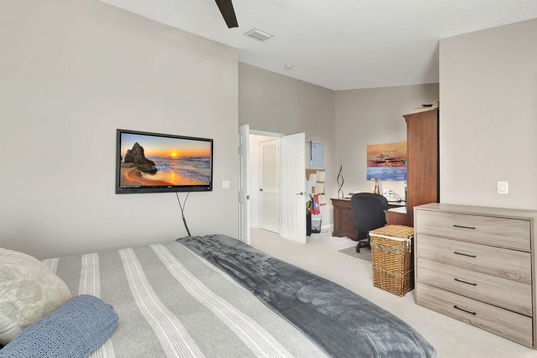 Active With Contract: $3,800 (3 beds, 2 baths, 1749 Square Feet)