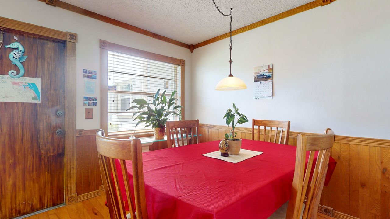 Active With Contract: $140,000 (1 beds, 1 baths, 747 Square Feet)
