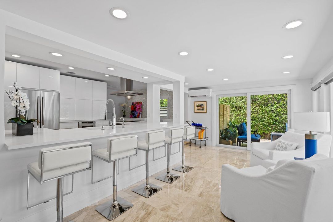 Active With Contract: $2,385,000 (3 beds, 3 baths, 2507 Square Feet)