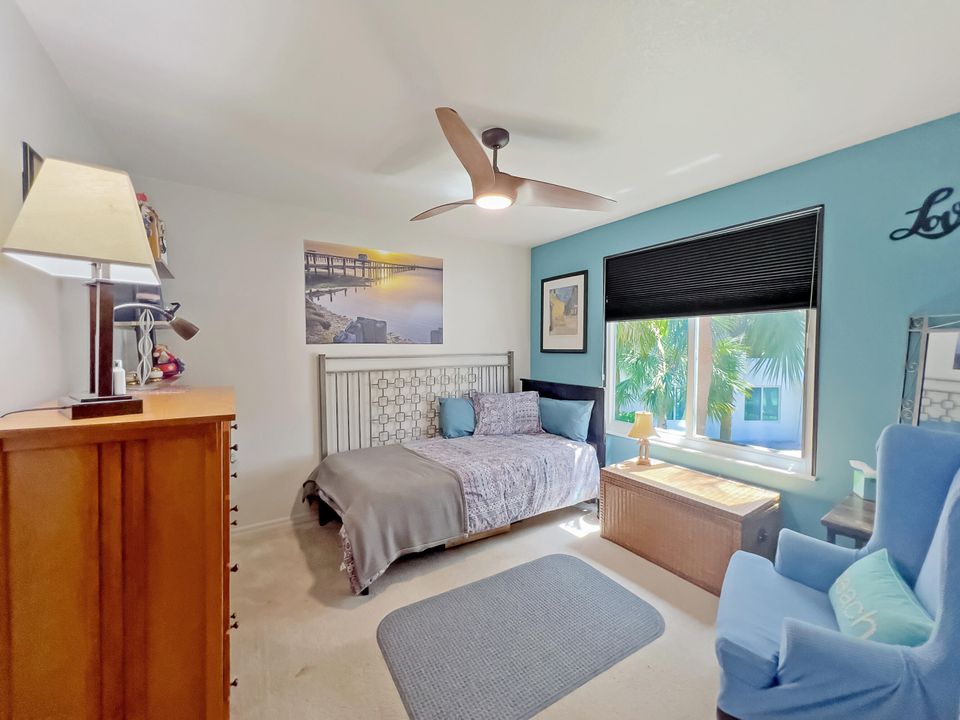 For Sale: $330,000 (3 beds, 2 baths, 1233 Square Feet)