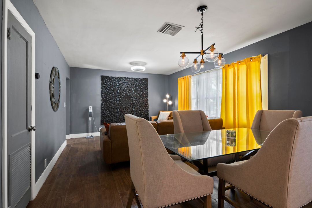 For Sale: $289,000 (3 beds, 1 baths, 1088 Square Feet)