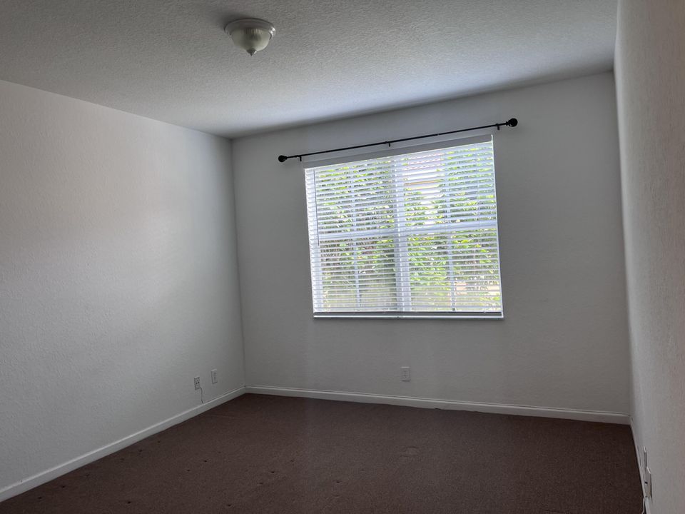 For Rent: $2,200 (3 beds, 2 baths, 1267 Square Feet)