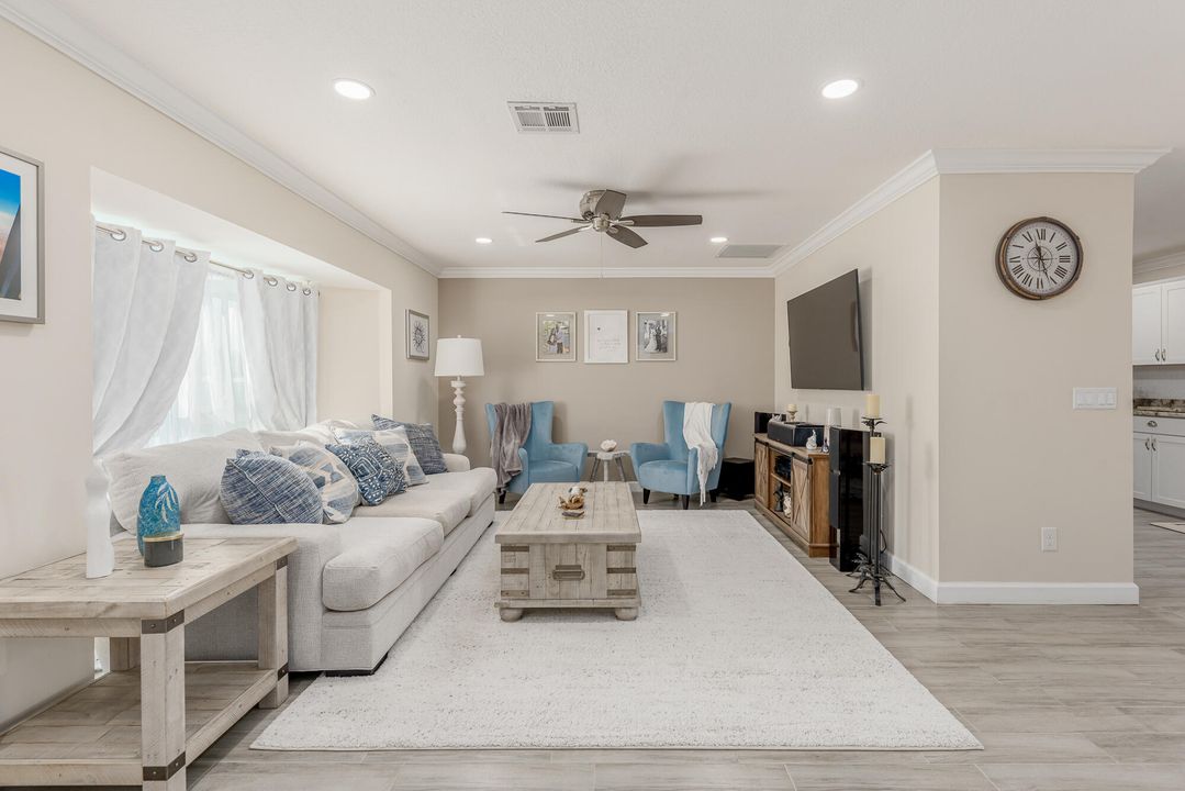 For Sale: $499,900 (3 beds, 2 baths, 1558 Square Feet)