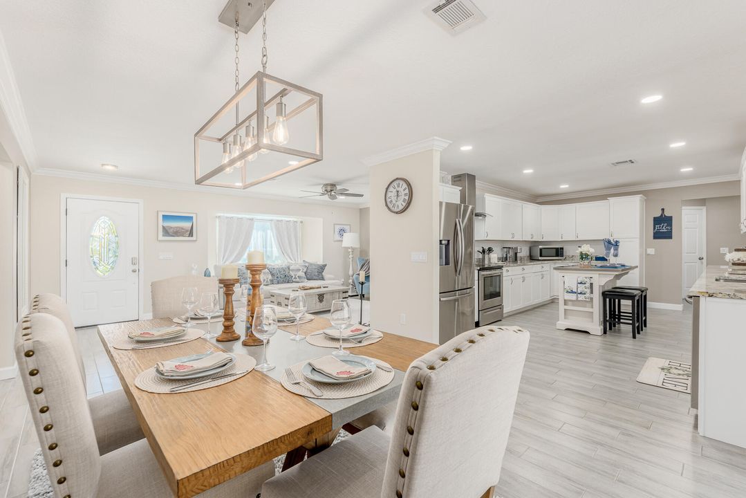 Active With Contract: $494,900 (3 beds, 2 baths, 1558 Square Feet)