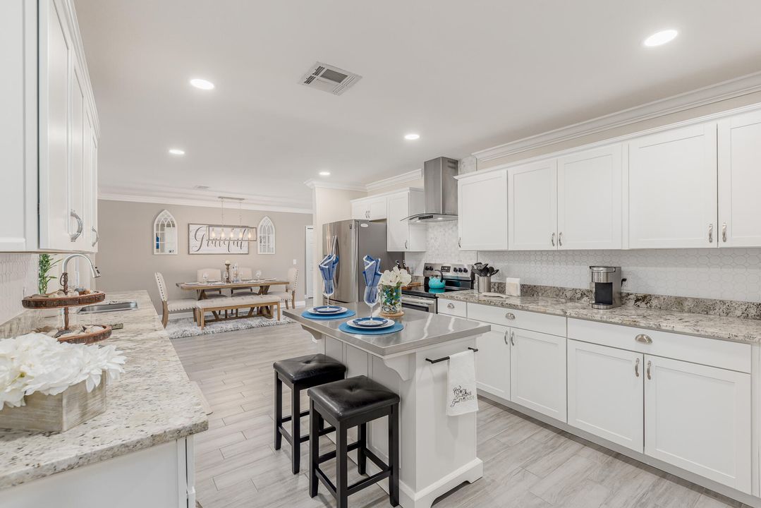 Active With Contract: $494,900 (3 beds, 2 baths, 1558 Square Feet)