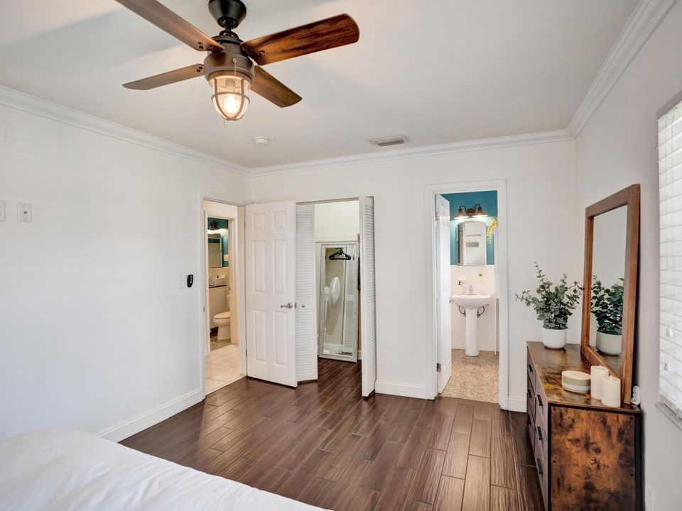 Active With Contract: $550,000 (2 beds, 2 baths, 1108 Square Feet)