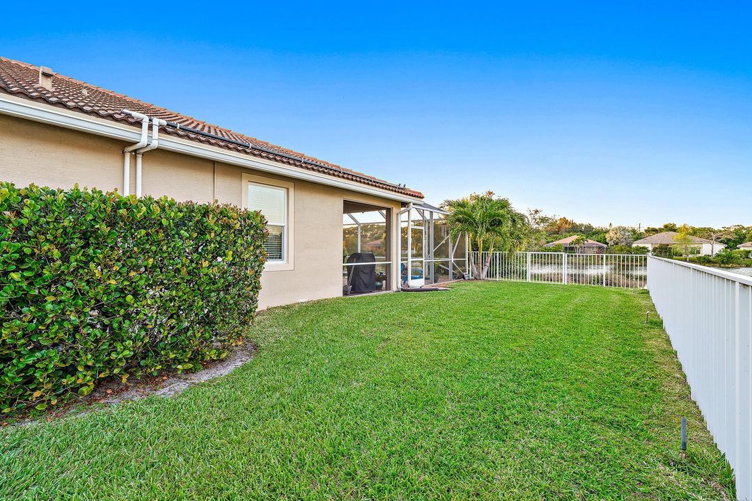 Active With Contract: $799,000 (4 beds, 2 baths, 2267 Square Feet)