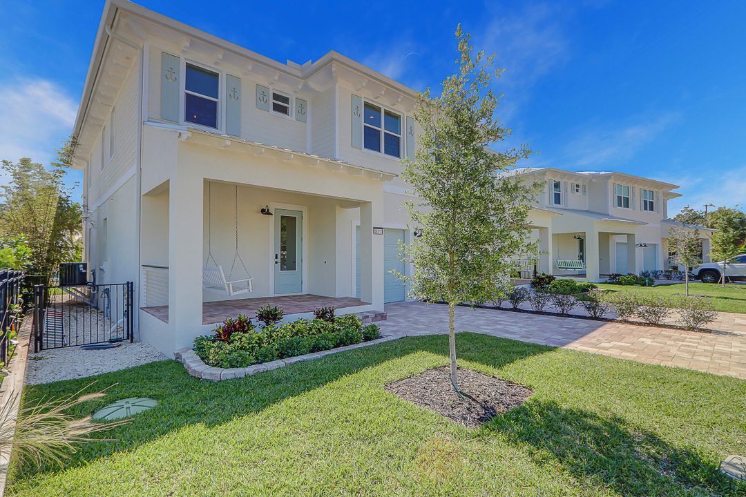 For Sale: $1,250,000 (3 beds, 2 baths, 1826 Square Feet)