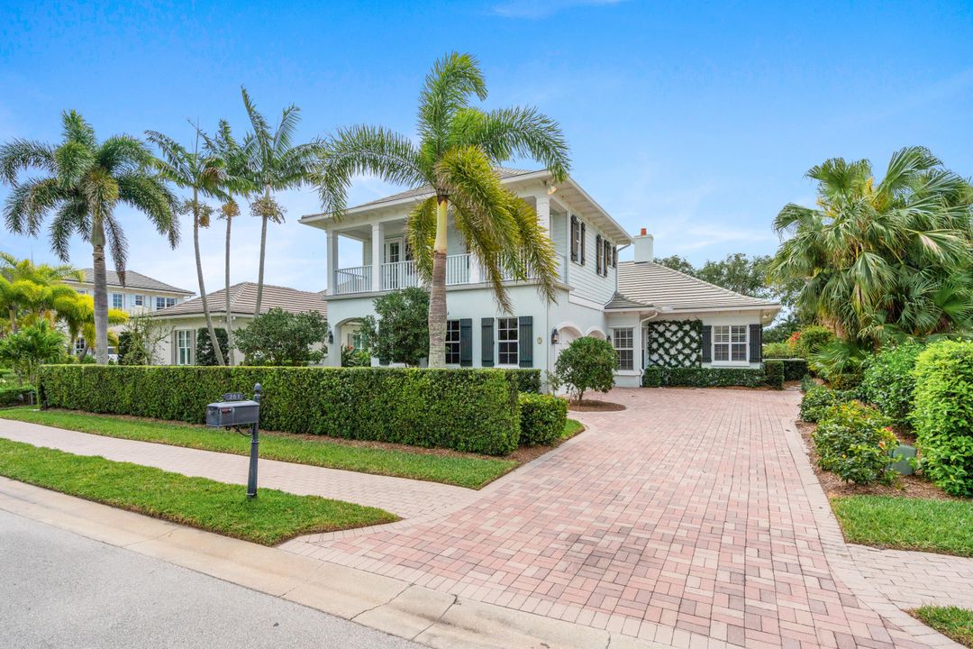 Recently Sold: $2,950,000 (3 beds, 4 baths, 3908 Square Feet)