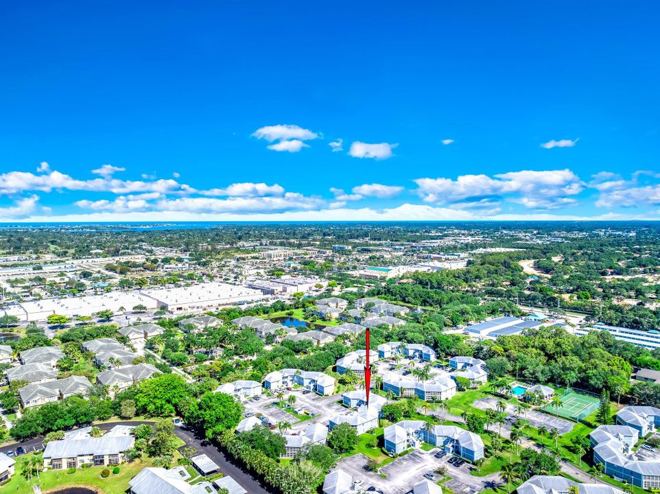 Active With Contract: $227,500 (2 beds, 2 baths, 1200 Square Feet)