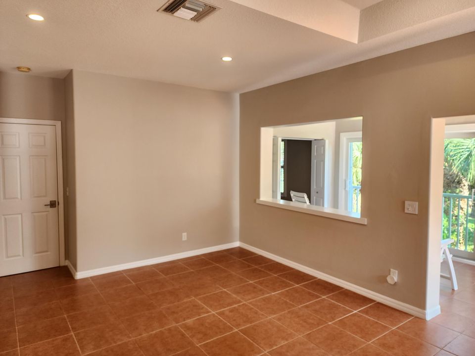 For Rent: $2,275 (3 beds, 2 baths, 1524 Square Feet)