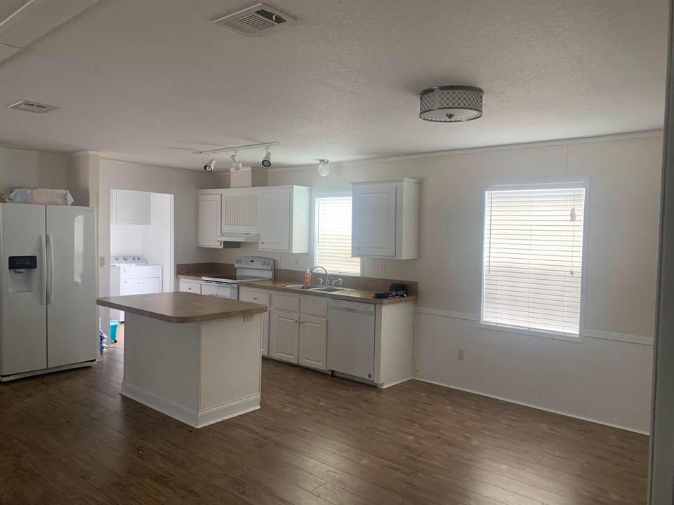 For Sale: $150,000 (4 beds, 2 baths, 1632 Square Feet)