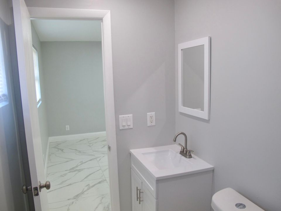 Active With Contract: $329,000 (3 beds, 2 baths, 1605 Square Feet)