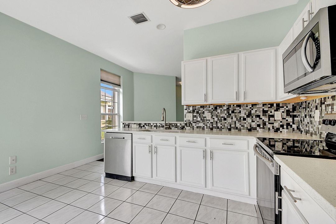 Active With Contract: $420,000 (3 beds, 2 baths, 1556 Square Feet)