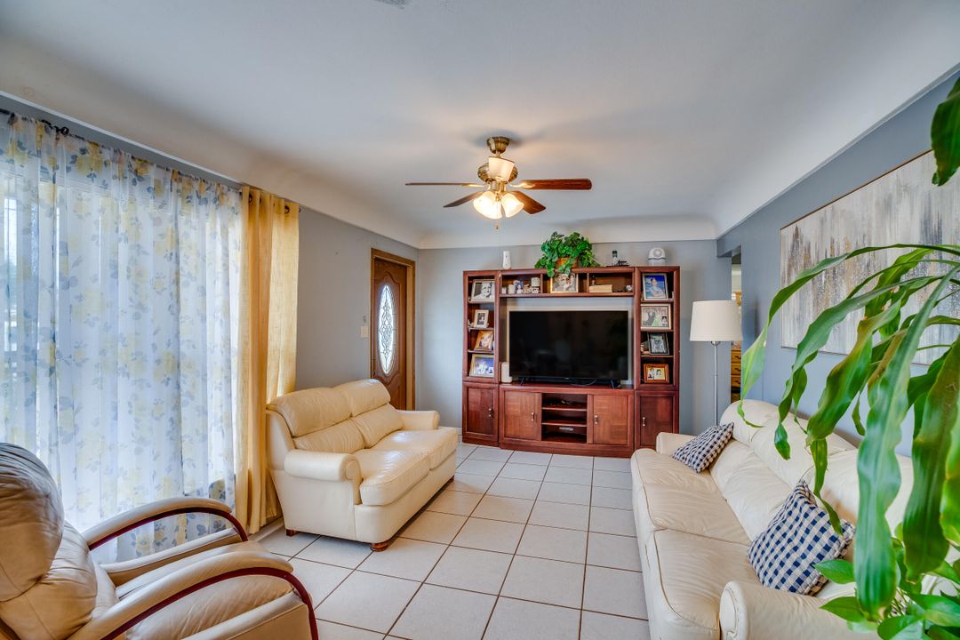 For Sale: $279,000 (2 beds, 2 baths, 1008 Square Feet)