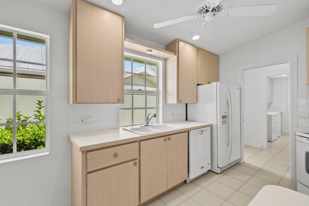 Active With Contract: $359,000 (2 beds, 2 baths, 1525 Square Feet)