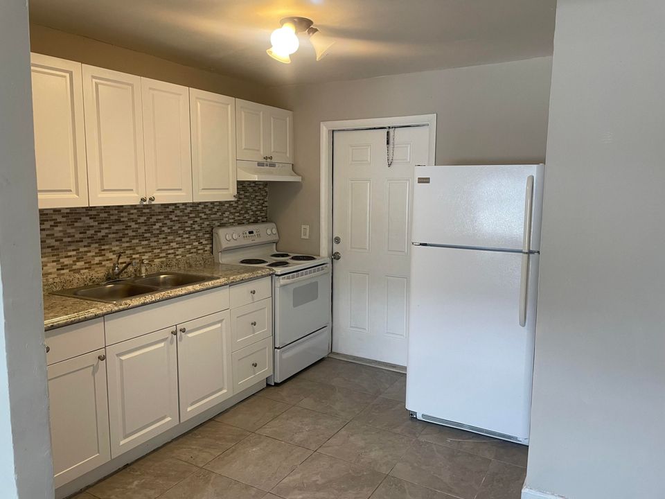 For Rent: $1,650 (2 beds, 1 baths, 648 Square Feet)