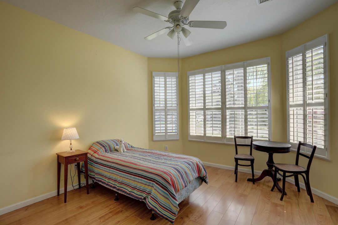 For Sale: $375,000 (3 beds, 2 baths, 1976 Square Feet)