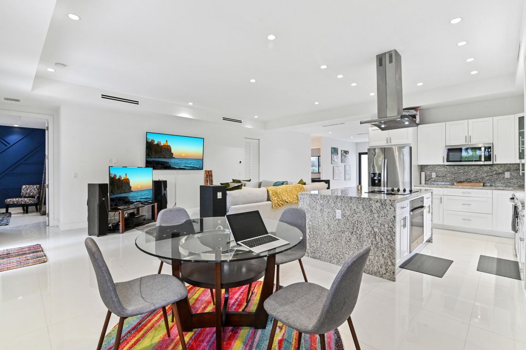 Active With Contract: $924,900 (3 beds, 2 baths, 2125 Square Feet)