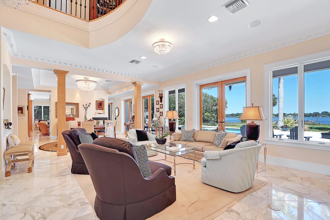 For Sale: $8,900,000 (6 beds, 7 baths, 8422 Square Feet)