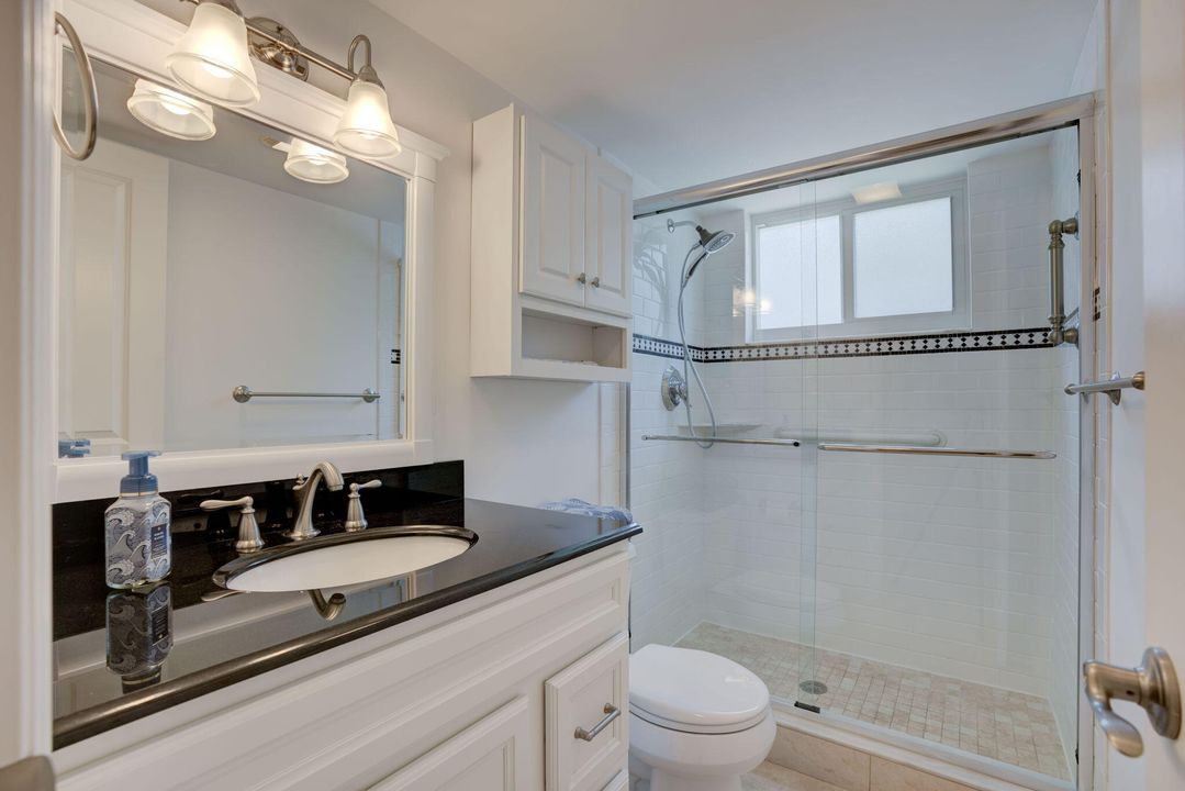 For Sale: $328,998 (2 beds, 2 baths, 920 Square Feet)