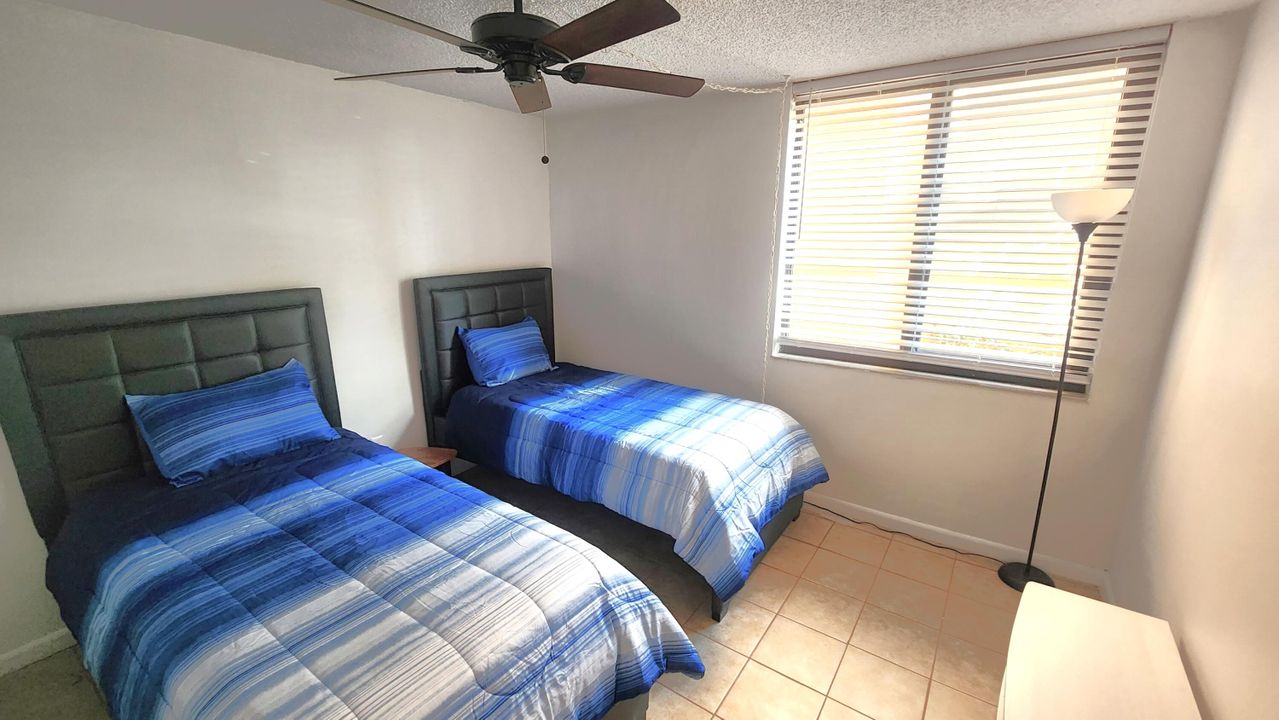 Active With Contract: $2,000 (2 beds, 2 baths, 1175 Square Feet)