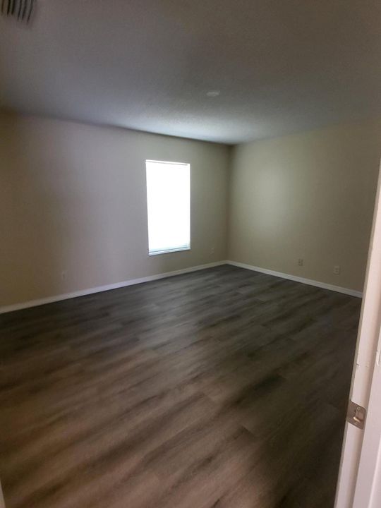 Active With Contract: $2,200 (3 beds, 2 baths, 1264 Square Feet)