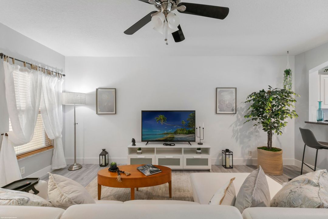 Active With Contract: $4,250 (2 beds, 2 baths, 1219 Square Feet)