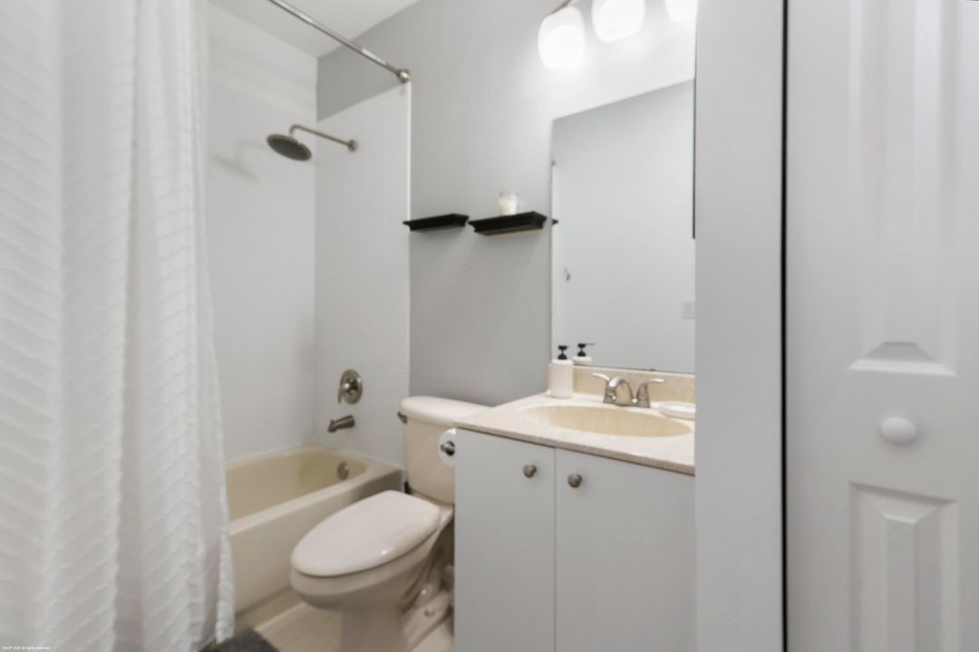 Active With Contract: $4,250 (2 beds, 2 baths, 1219 Square Feet)
