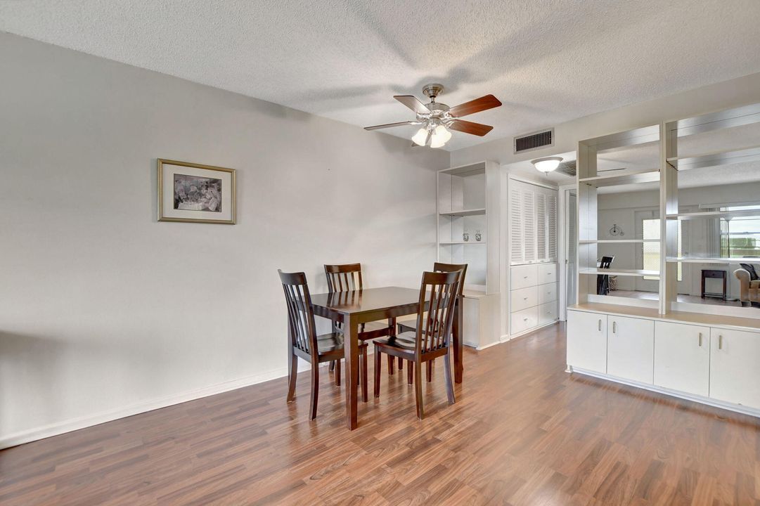 Active With Contract: $105,000 (1 beds, 1 baths, 720 Square Feet)