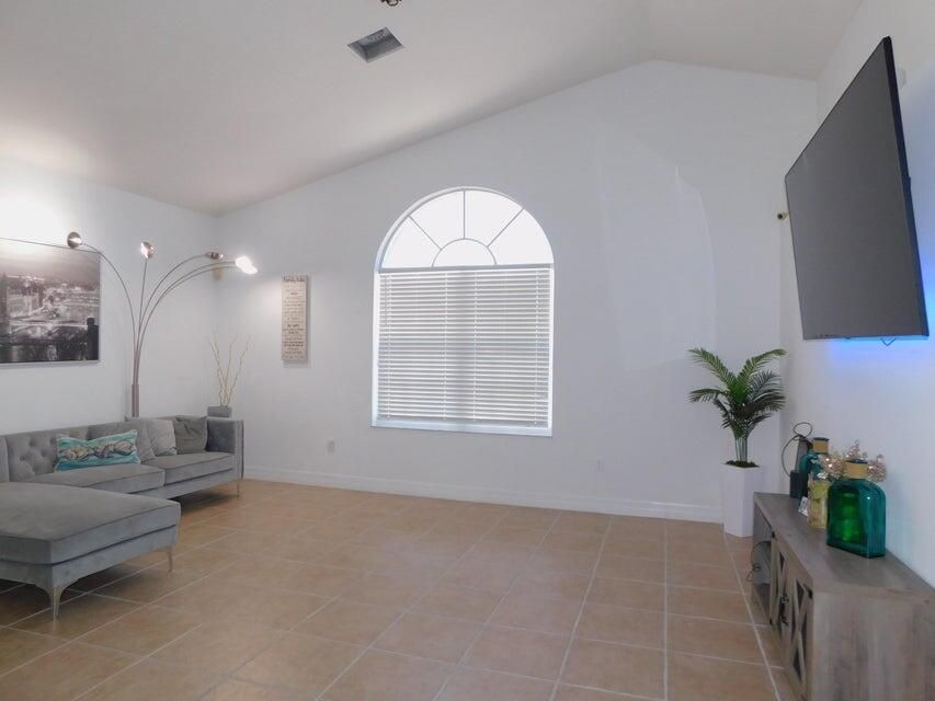 For Sale: $490,000 (3 beds, 2 baths, 2427 Square Feet)