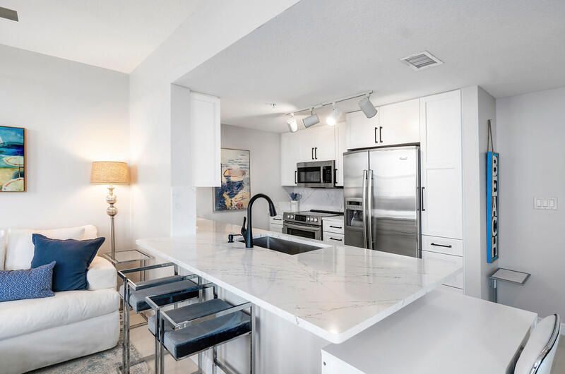 Active With Contract: $2,600 (1 beds, 1 baths, 970 Square Feet)