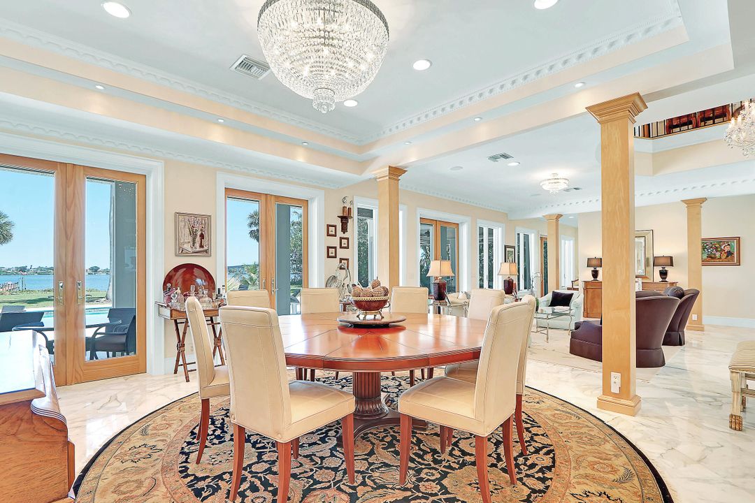 For Sale: $8,900,000 (6 beds, 7 baths, 8422 Square Feet)