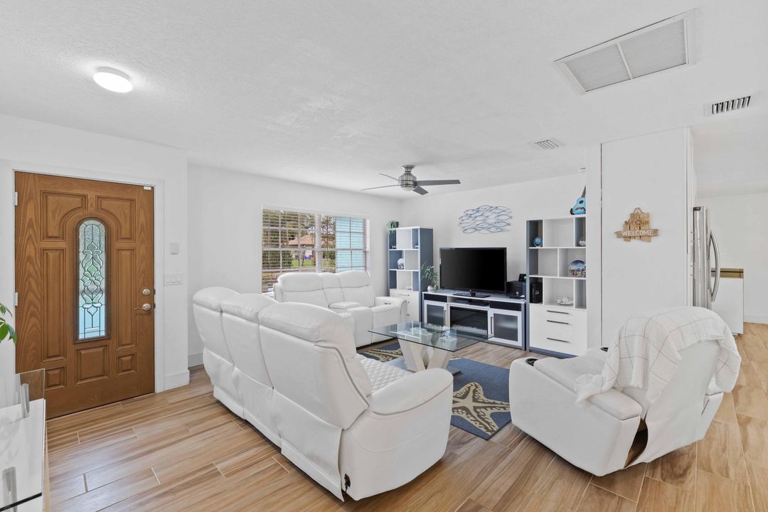 Active With Contract: $5,000 (3 beds, 2 baths, 1478 Square Feet)