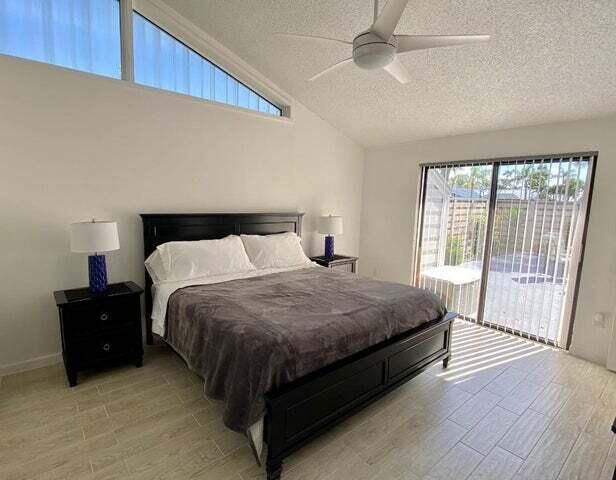 For Rent: $3,000 (2 beds, 2 baths, 1100 Square Feet)