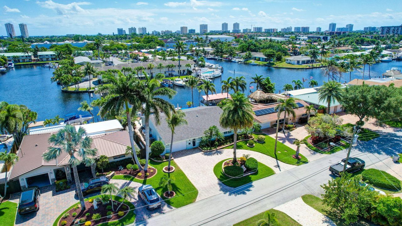 Active With Contract: $1,499,000 (3 beds, 2 baths, 1728 Square Feet)