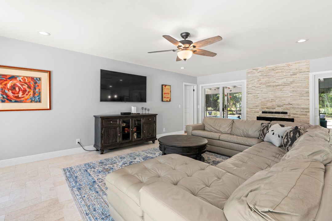Active With Contract: $875,000 (4 beds, 2 baths, 1992 Square Feet)