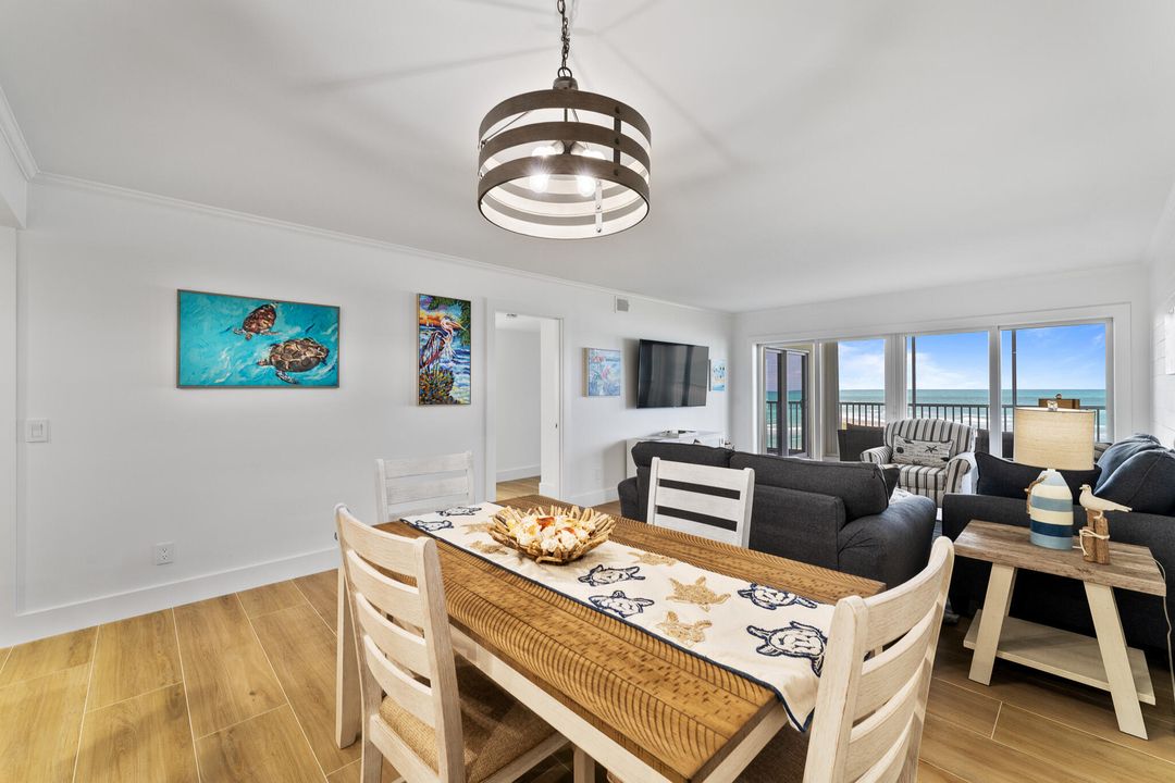 For Sale: $1,025,000 (2 beds, 2 baths, 1249 Square Feet)