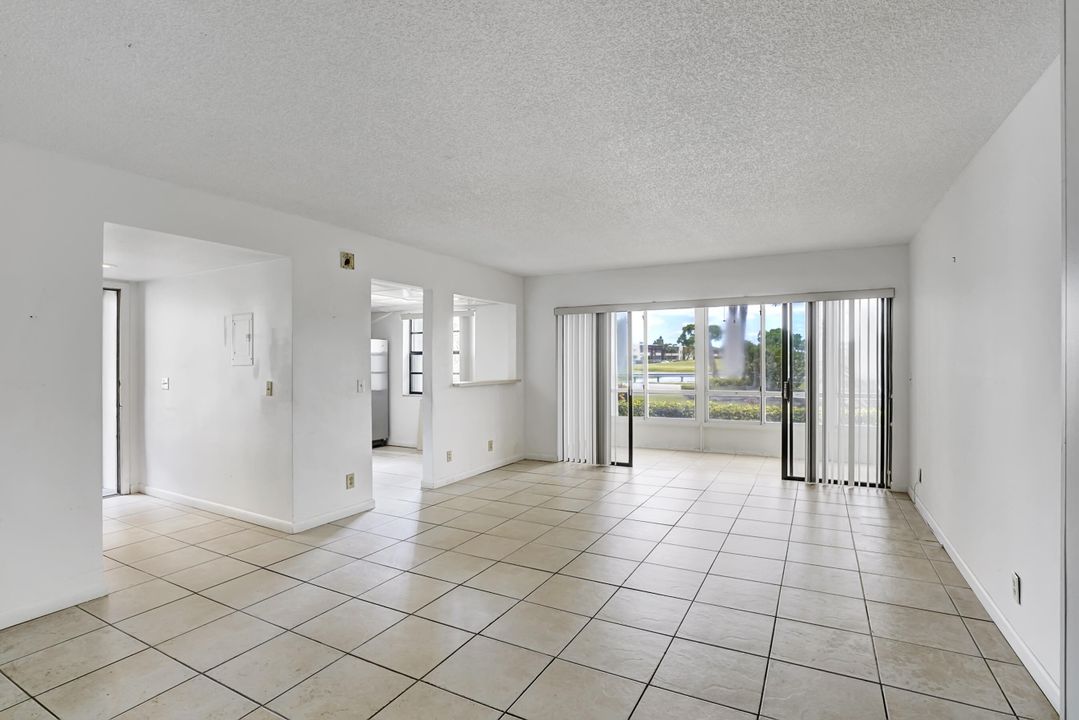 Active With Contract: $119,000 (1 beds, 1 baths, 795 Square Feet)