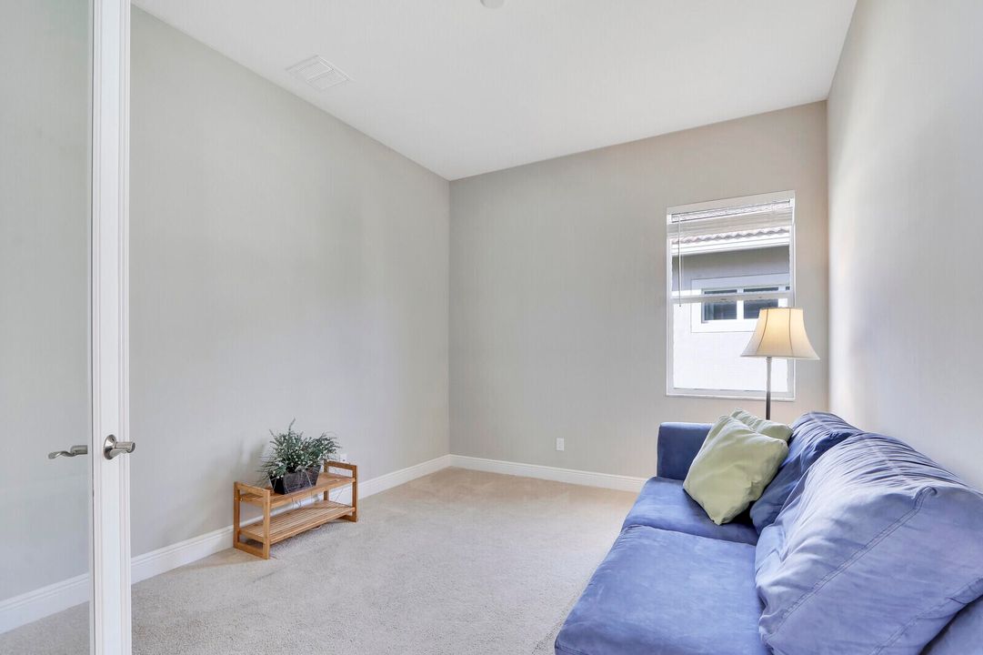 Active With Contract: $3,000 (2 beds, 2 baths, 1646 Square Feet)