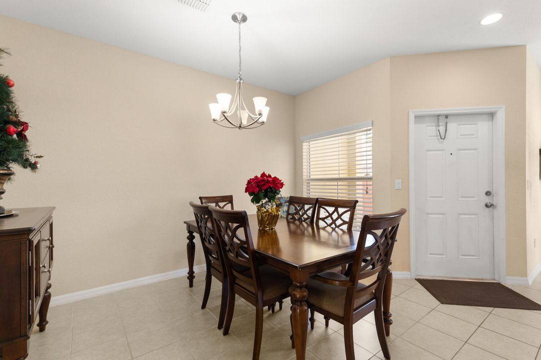 For Sale: $394,000 (3 beds, 2 baths, 1551 Square Feet)