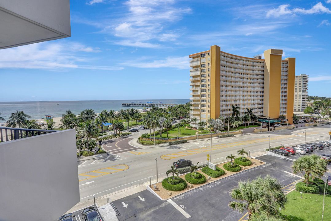 Active With Contract: $750,000 (2 beds, 2 baths, 1265 Square Feet)