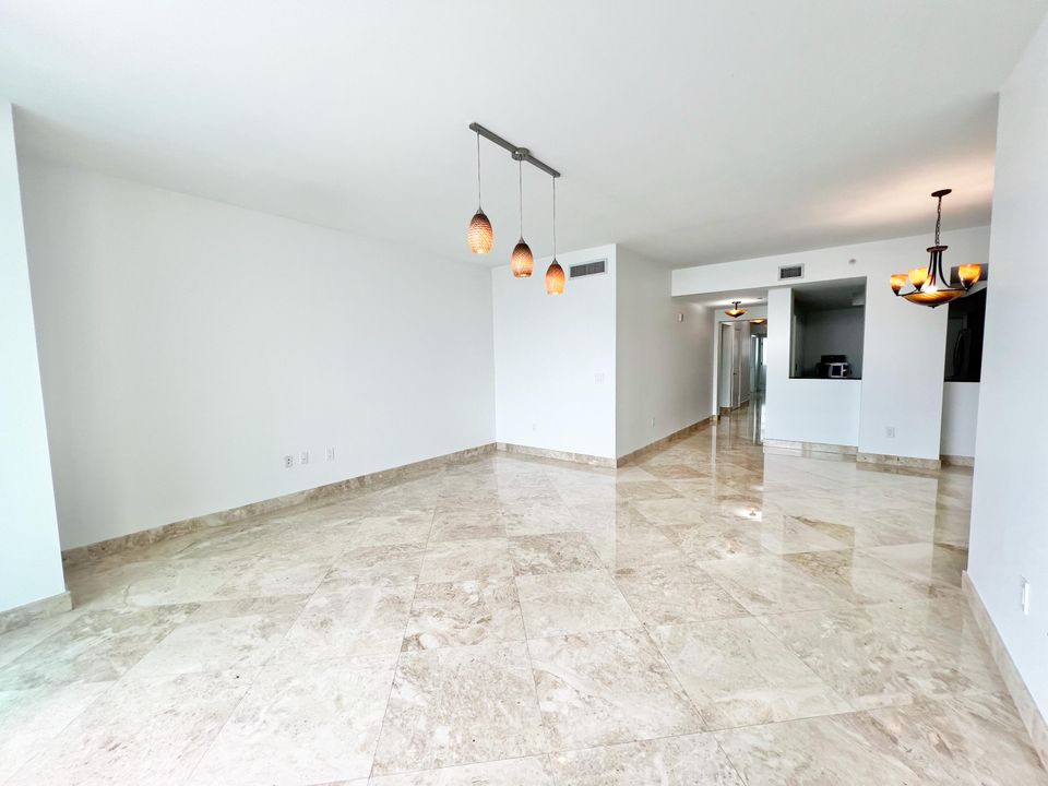 For Sale: $860,000 (3 beds, 2 baths, 1883 Square Feet)