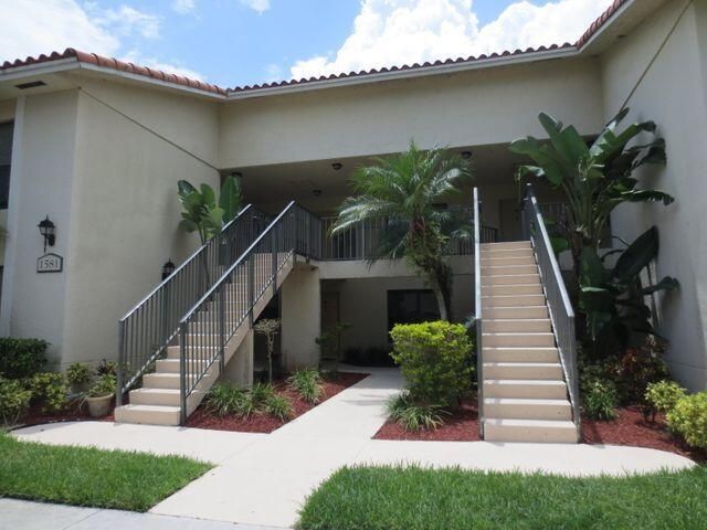 Active With Contract: $1,800 (2 beds, 1 baths, 904 Square Feet)