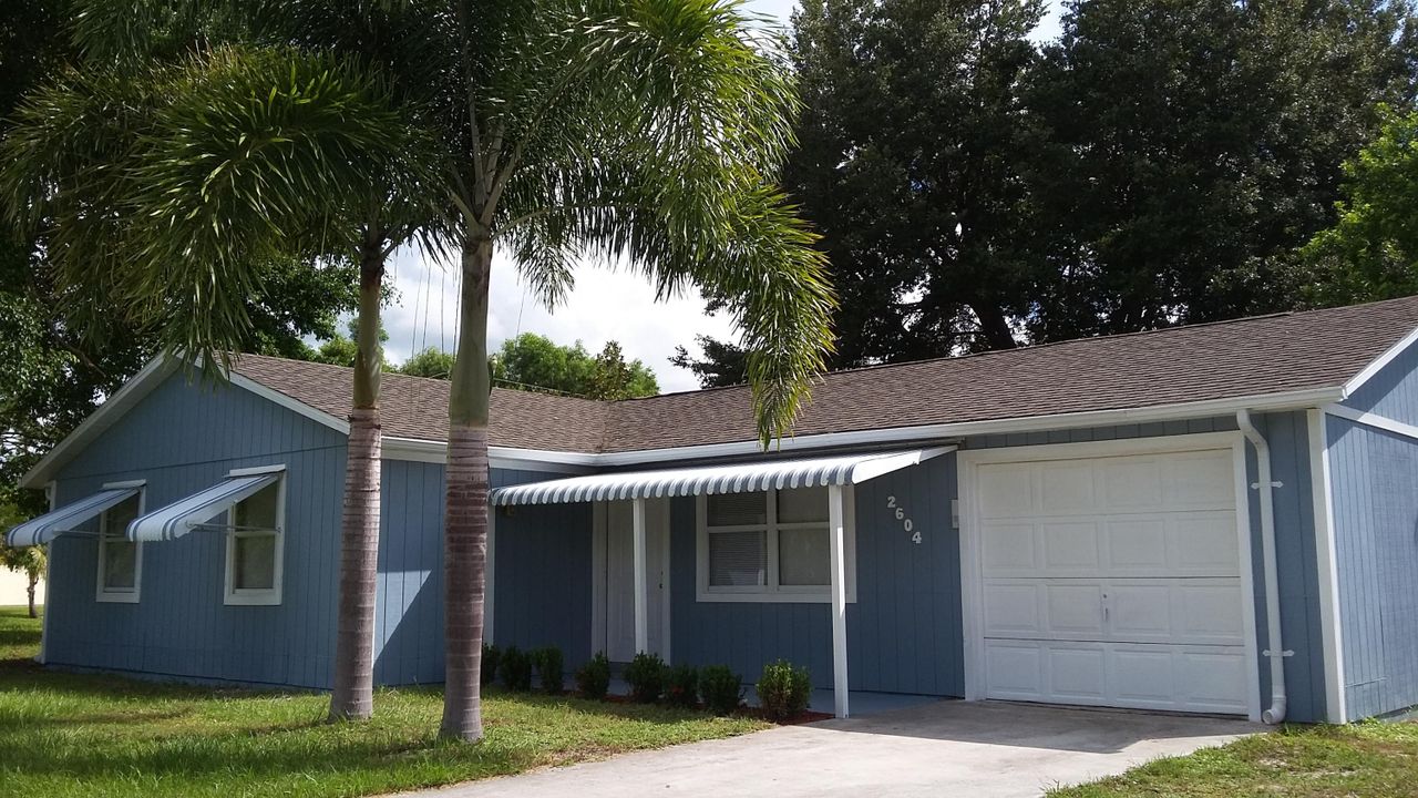 Active With Contract: $2,200 (3 beds, 2 baths, 1152 Square Feet)